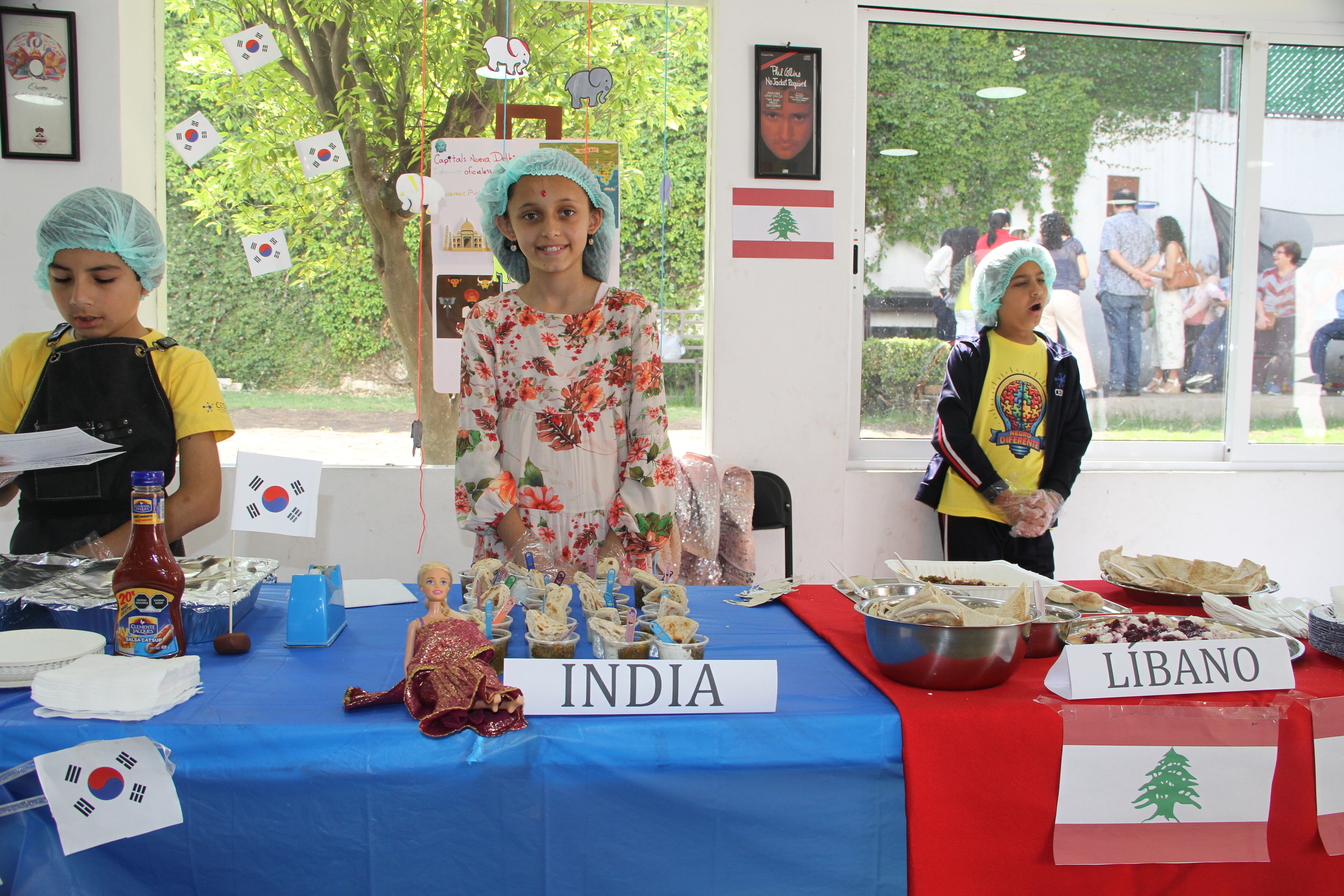 Feria Cultural — stands internacionales